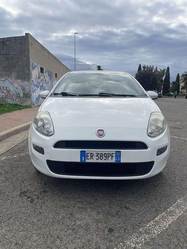 Usata Fiat Punto Easy 69 CV (50 kW) 2013 Berlina