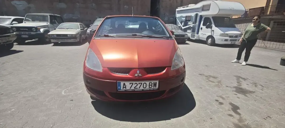Usata Mitsubishi Colt 149 CV (109 kW) 2006 Rosso Cabrio
