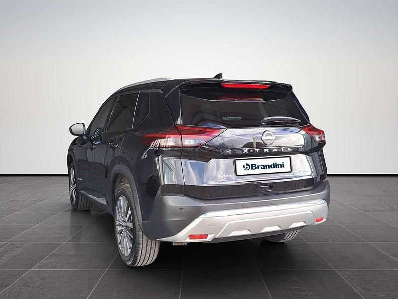 Nuova Nissan X-Trail Tekna 158 CV (116 kW) 2026 Black pearl SUV