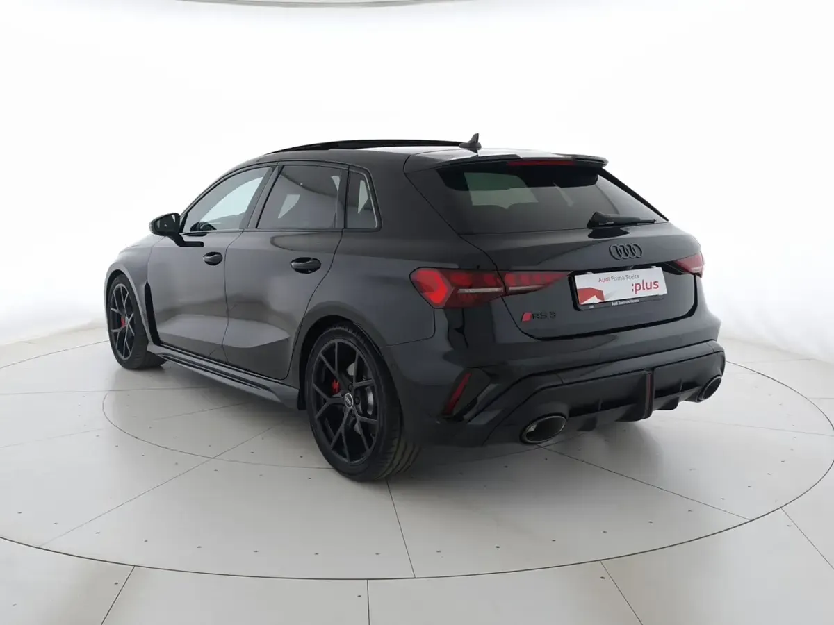 Nuova Audi RS3 Comfort 400 CV (294 kW) 2026 Nero mito metallizzato Berlina