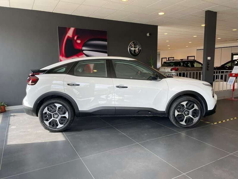 Usata Citroën C4 PureTech 101 CV (74 kW) 2024 Nero Berlina