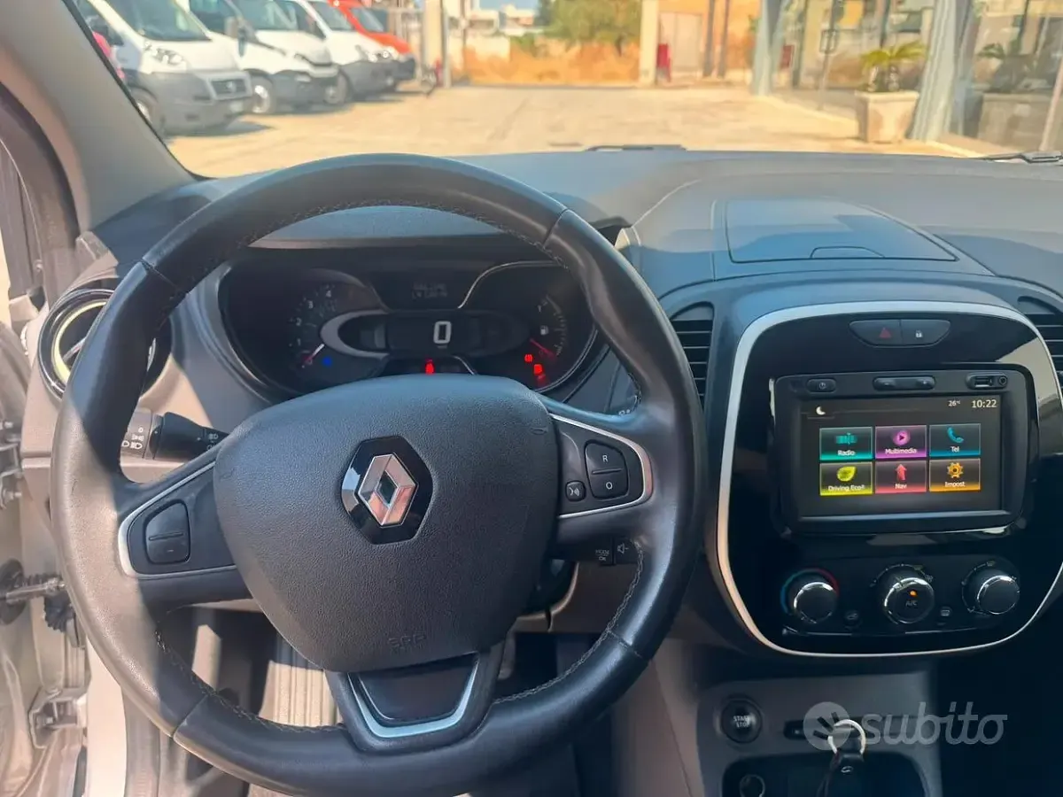 Usata Renault Captur 90 CV (66 kW) 2019 Grigio SUV