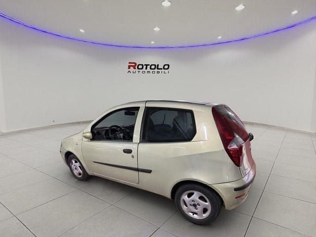 Usata Fiat Punto Classica 59 CV (43 kW) 2009 Oro Berlina
