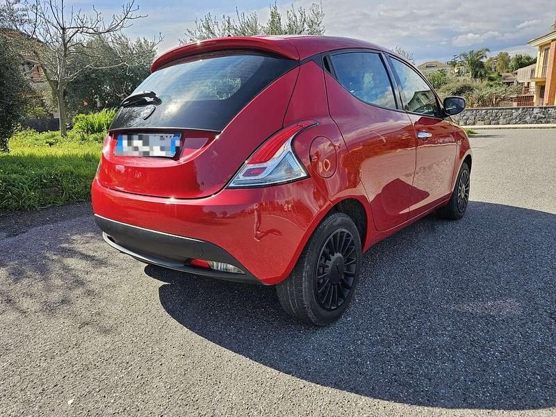 Usata Lancia Ypsilon Silver 69 CV (50 kW) 2022 Other Utilitaria