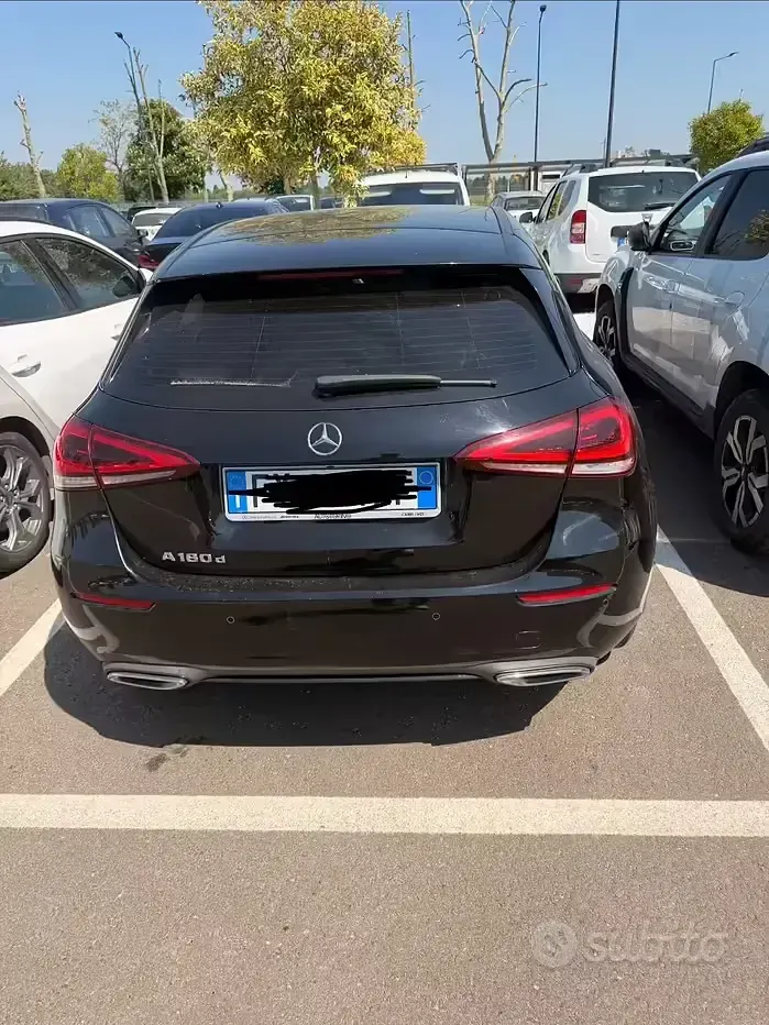 Usata Mercedes A180 116 CV (85 kW) 2020 Nero Berlina