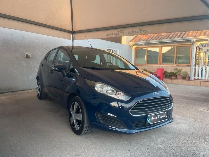 Usata Ford Fiesta Business Edition 95 CV (69 kW) 2015 Blu Utilitaria