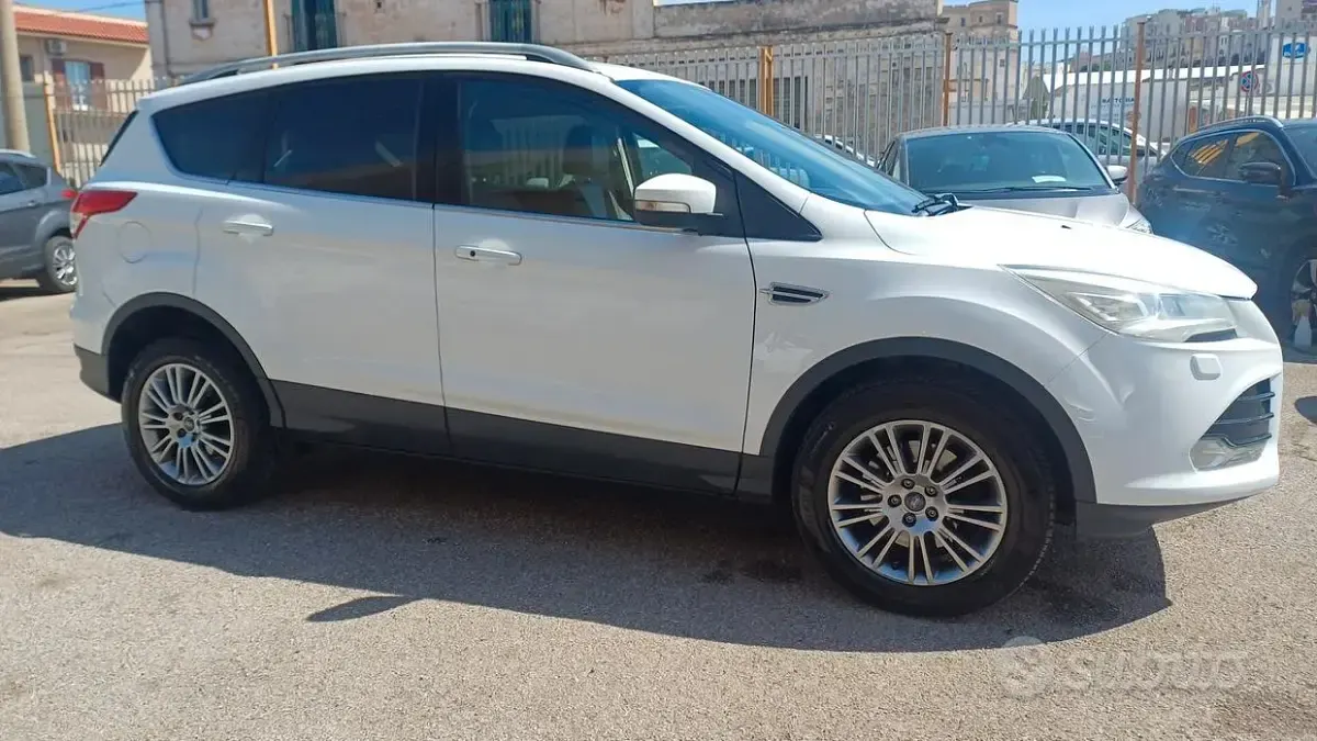 Usata Ford Kuga Titanium 163 CV (119 kW) 2015 Bianco SUV