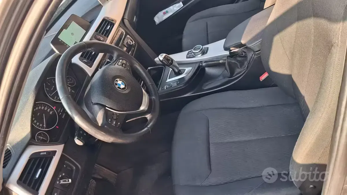 Usata BMW 318 Advantage 150 CV (110 kW) 2017 Grigio Station wagon