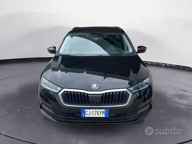 Usata Skoda Octavia Executive 116 CV (85 kW) 2022 Nero Station wagon