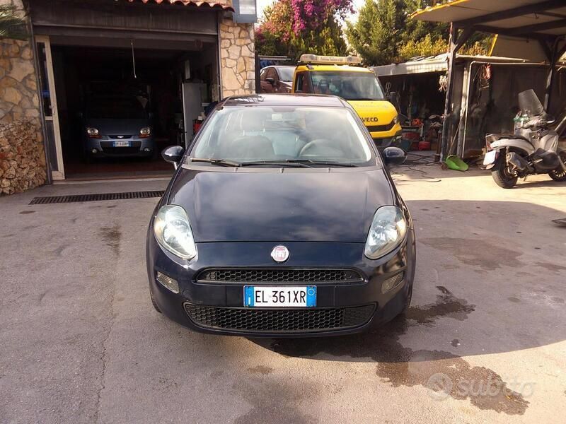 Blu Usata 2012 Fiat Grande Punto Dynamic Due volumi | 3700 € (Buon prezzo) - Immagine 1/4
