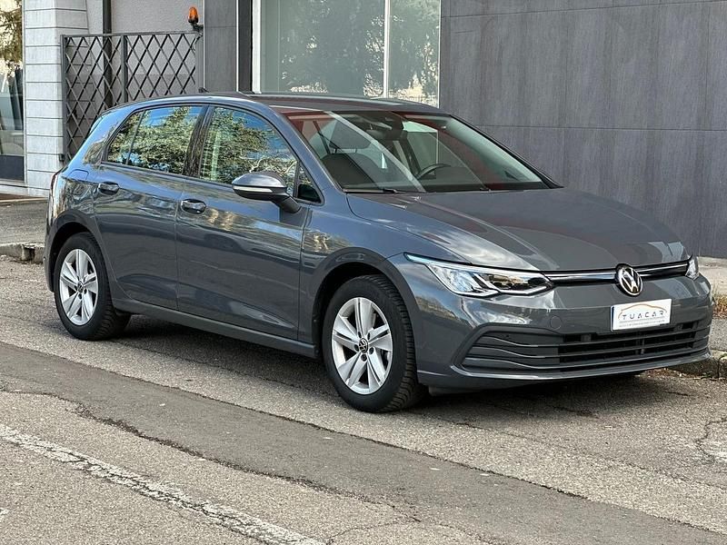 Usata VW Golf VIII Life 110 CV (80 kW) 2021 Grigio Berlina