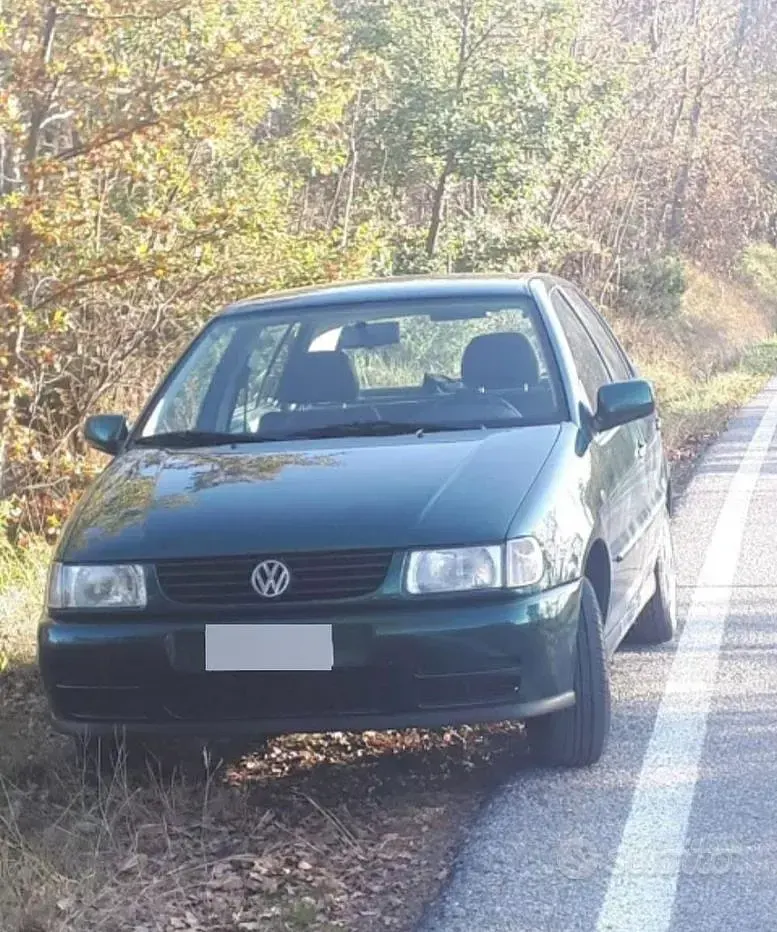 Usata VW Polo 50 CV (36 kW) 1997 Verde Berlina