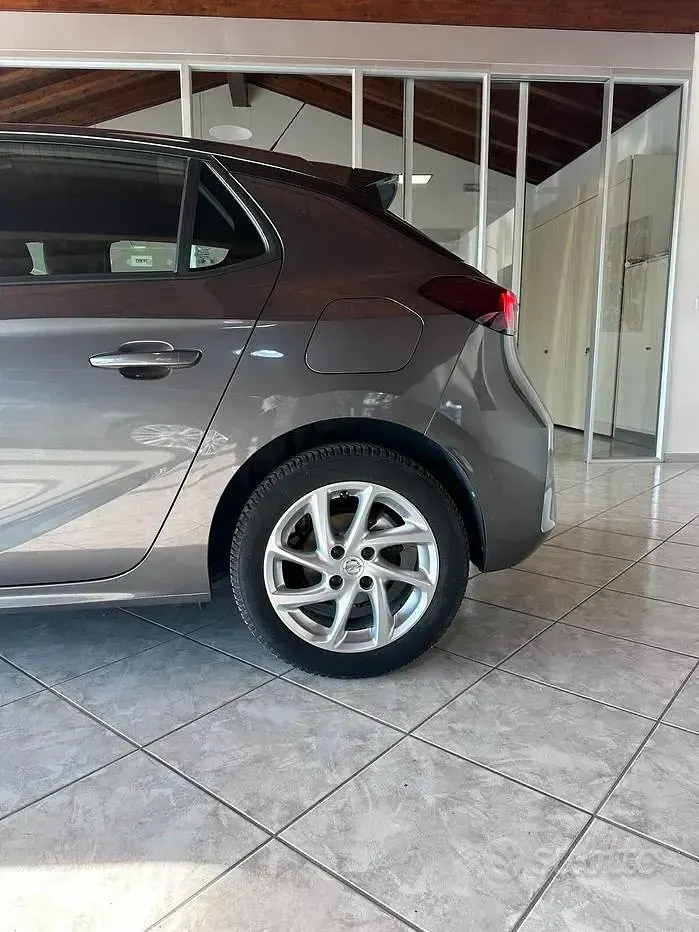Usata Opel Corsa Edition 102 CV (75 kW) 2019 Grigio Utilitaria