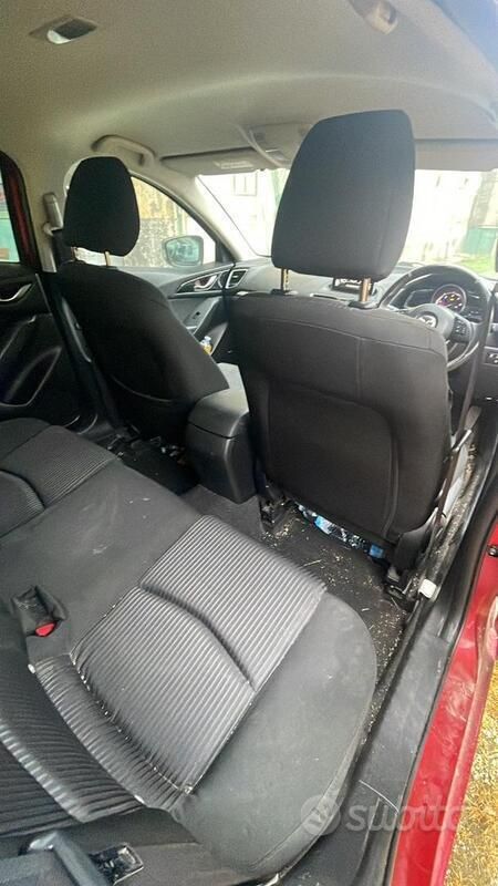 Usata Mazda 3 150 CV (110 kW) 2015 Rosso Utilitaria