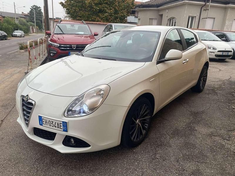 Other Usata 2011 Alfa Romeo Giulietta Distinctive Due volumi | 7800 € (Buon prezzo) - Immagine 1/4