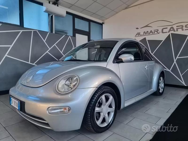Usata VW New Beetle 75 CV (55 kW) 2005 Grigio Utilitaria