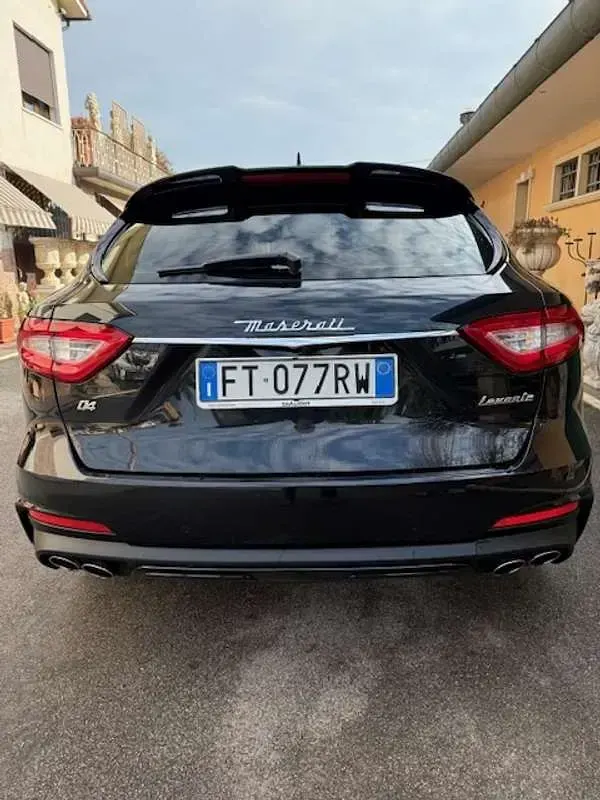 Usata Maserati Levante 250 CV (183 kW) 2019 Nero SUV