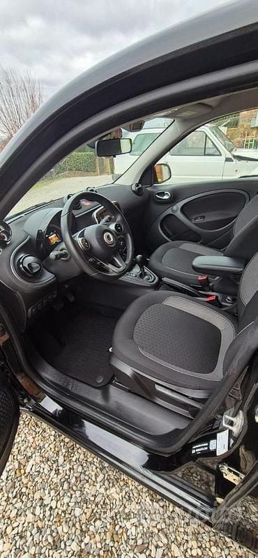Usata Smart ForFour Passion 2020 Nero Utilitaria