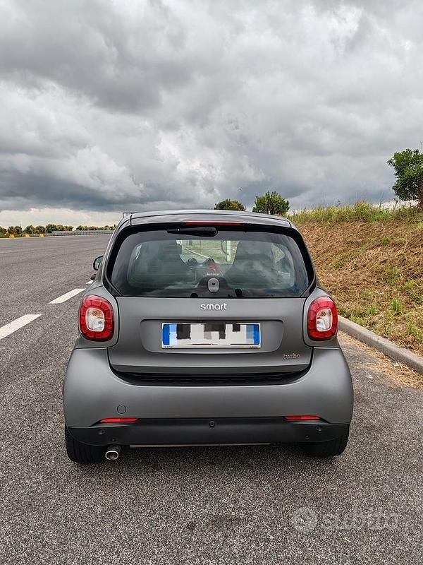 Grigio Usata 2016 Smart ForTwo Coupé Coupé | 10.750 € (Buon prezzo) - Immagine 1/4