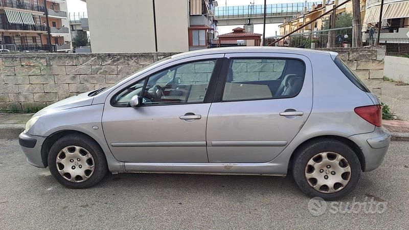 Usata Peugeot 307 90 CV (66 kW) 2002 Grigio Berlina
