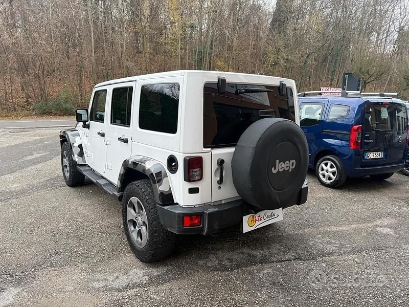 Usata Jeep Wrangler Unlimited Sahara 200 CV (147 kW) 2018 Bianco SUV