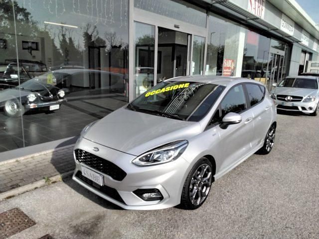 Usado Ford Fiesta ST-Line 125 HP (91 kW) 2021 Prateado Citadino
