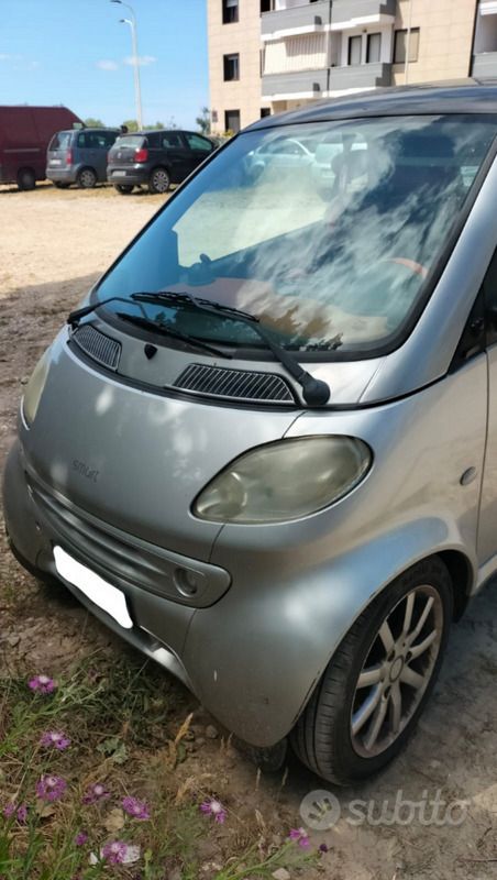 Usata 2001 Smart ForTwo Coupé Passion Due volumi | 2500 € (Buon prezzo) - Immagine 1/4