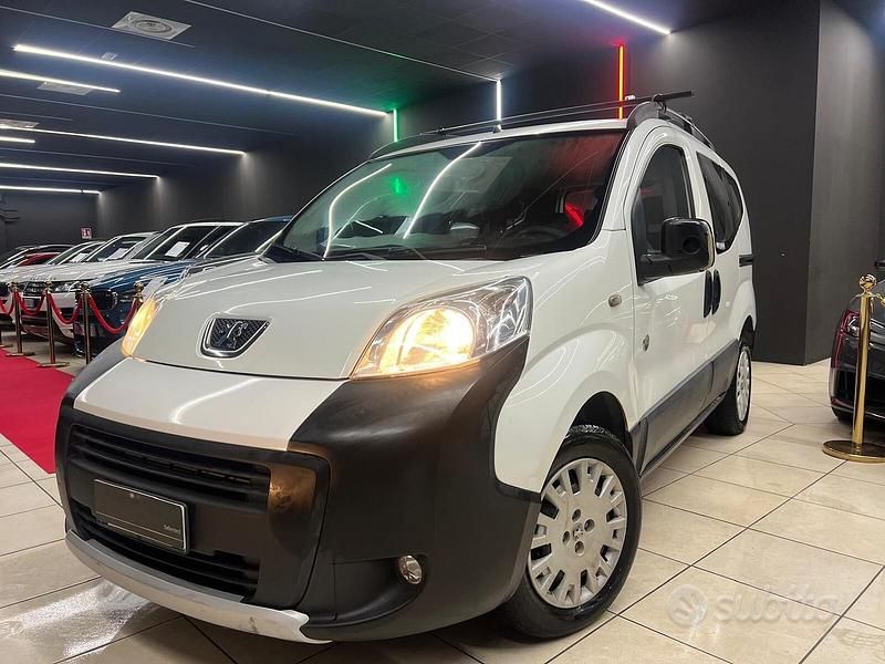 Usata Peugeot Bipper Outdoor 75 CV (55 kW) 2012 Bianco Monovolume