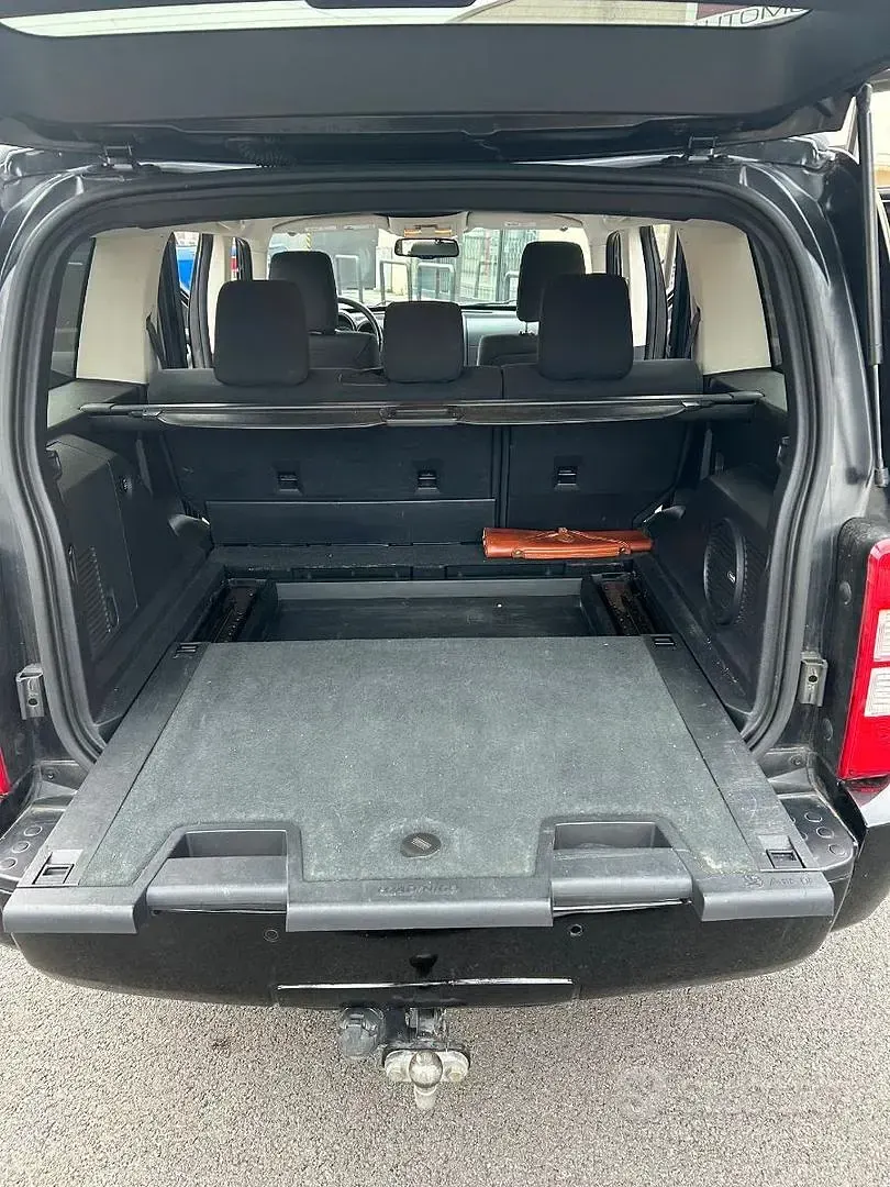 Usata Dodge Nitro 177 CV (130 kW) 2008 Nero SUV