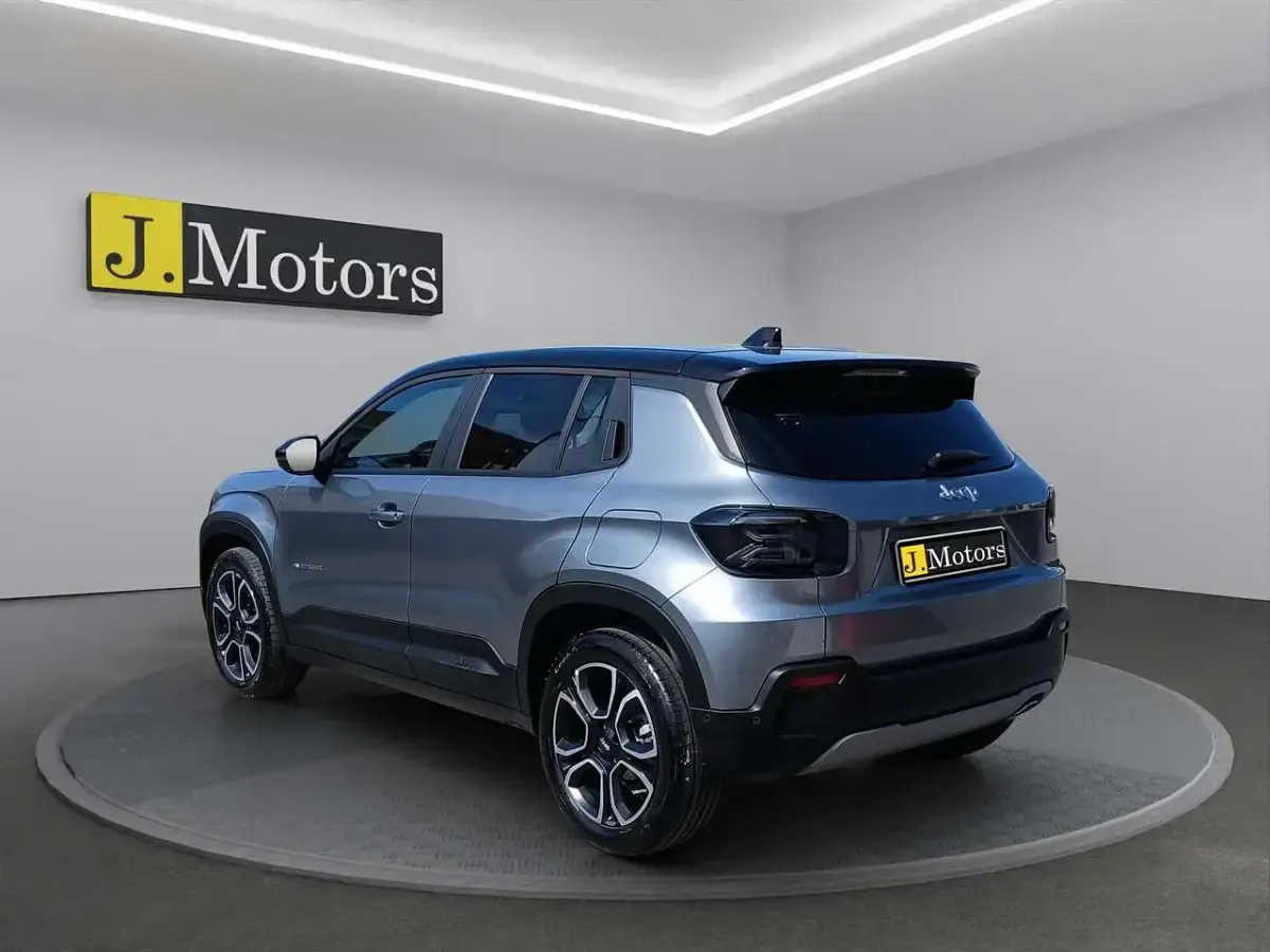 Usata Jeep Avenger Summit 101 CV (74 kW) 2025 Metallizzato tetto nero SUV
