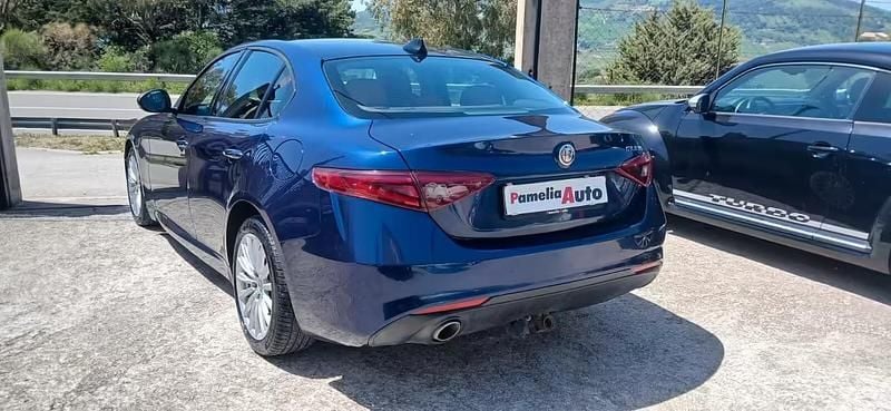 Usata Alfa Romeo Giulia Super 150 CV (110 kW) 2017 Blu Berlina