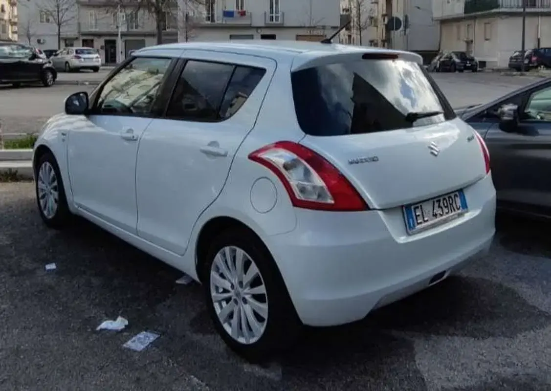 Usata Suzuki Swift GL 75 CV (55 kW) 2012 Bianco Utilitaria