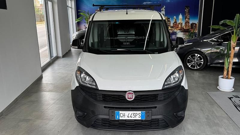 Usata Fiat Doblò Lounge 89 CV (65 kW) 2021 Bianco Monovolume