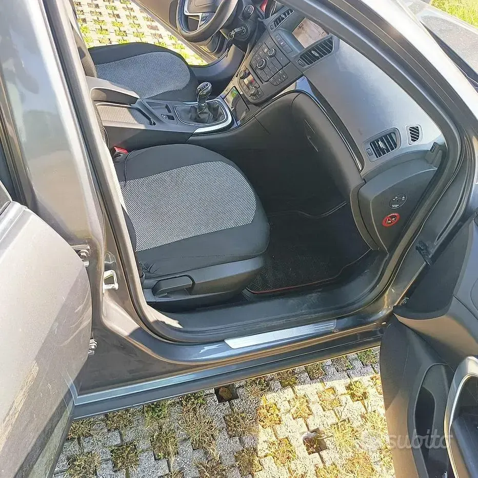 Usata Opel Insignia 2009 Grigio Berlina