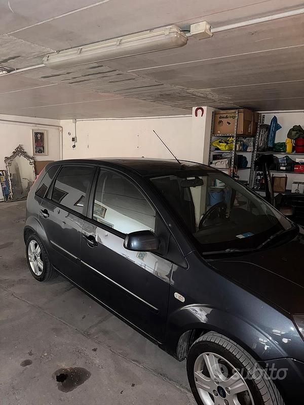 Usata Ford Fiesta 2008 Blu Utilitaria