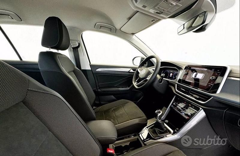 Usata VW T-Roc Style 110 CV (80 kW) 2023 Grigio SUV