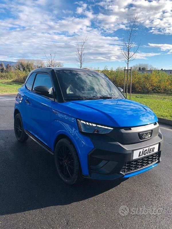 Nuova Ligier JS50 2025 Blu Utilitaria