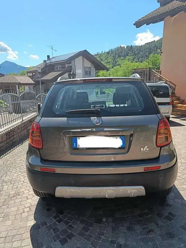 Usata Fiat Sedici Dynamic 120 CV (88 kW) 2010 SUV