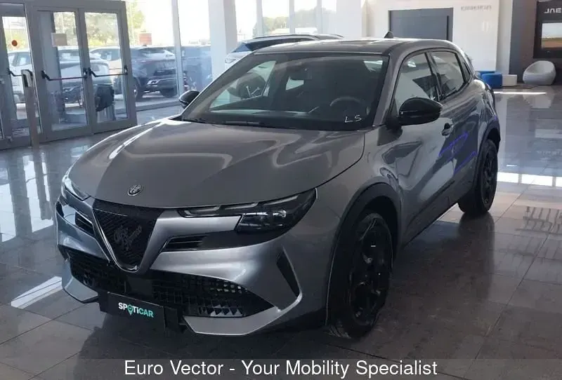 Usata Alfa Romeo Junior 145 CV (106 kW) 2025 Grigio SUV