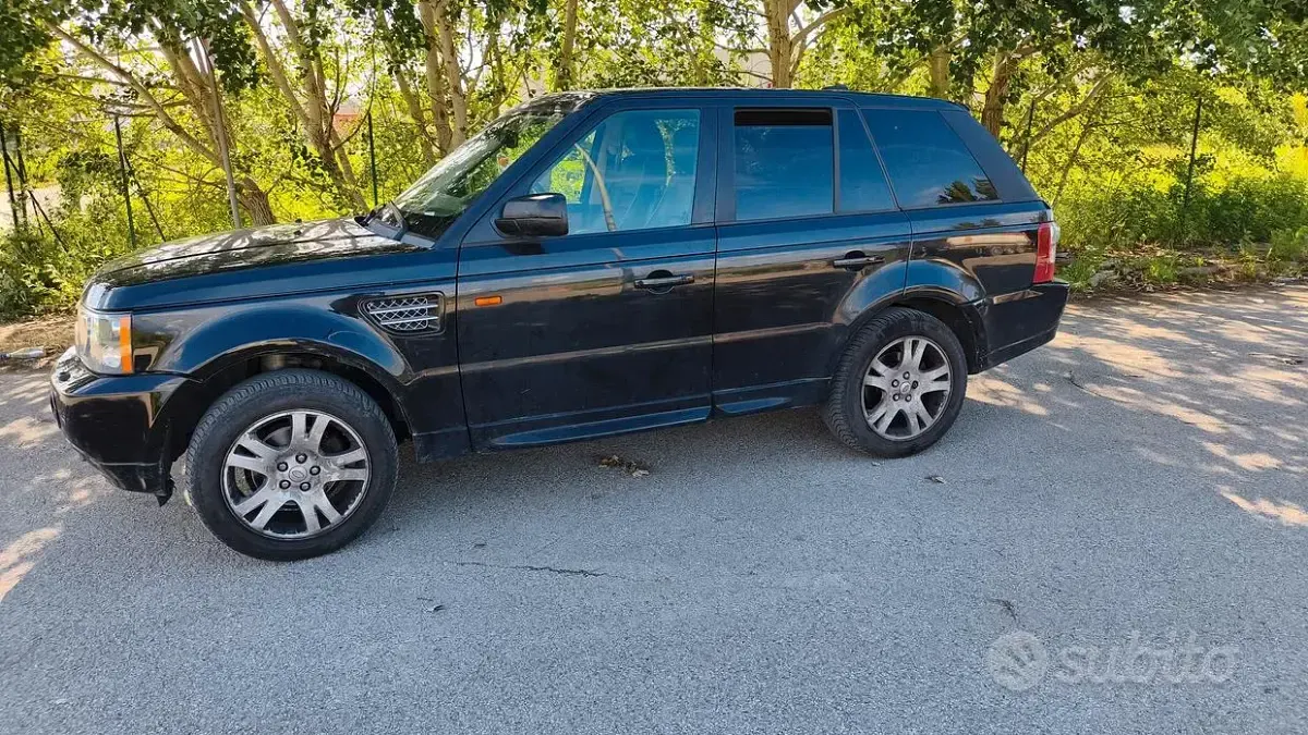 Second-hand Land Rover Range Rover Sport 190 CP (139 kW) 2006 Negru SUV