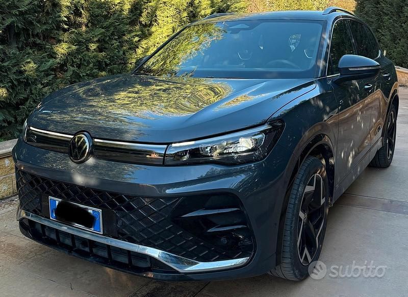 Usata 2025 VW Tiguan R line 150 CV SUV Sicilia Privato 41 000 usata-2025-vw-tiguan-r-line-150-cv-suv-sicilia-privato-41-000