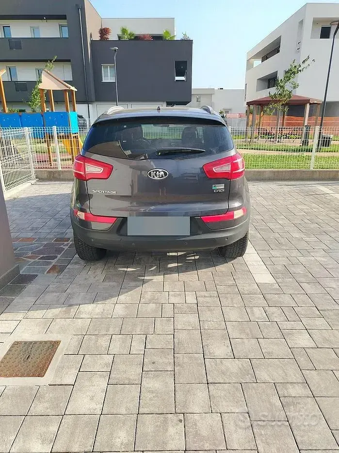 Usata Kia Sportage Active 116 CV (85 kW) 2011 Grigio SUV