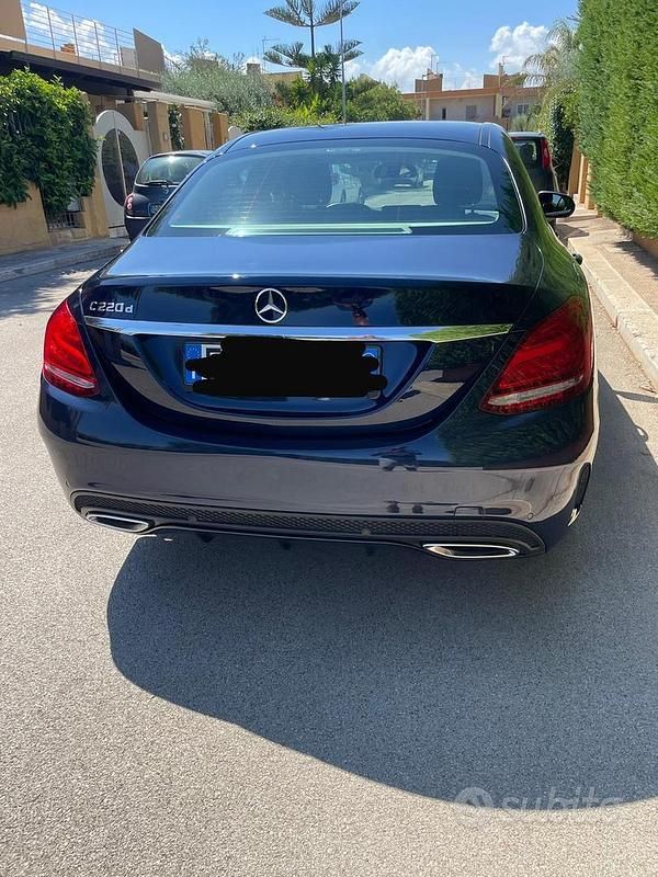 Usata Mercedes C220 170 CV (125 kW) 2017 Blu Berlina