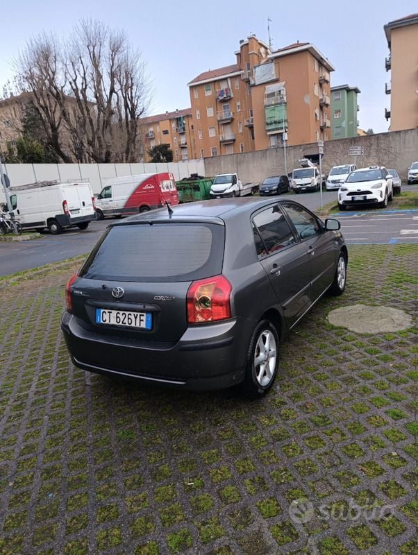 Usata Toyota Corolla 110 CV (80 kW) 2005 Grigio Berlina