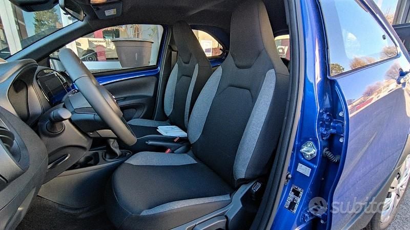 Nuova Toyota Aygo X 72 CV (52 kW) 2025 Blu SUV