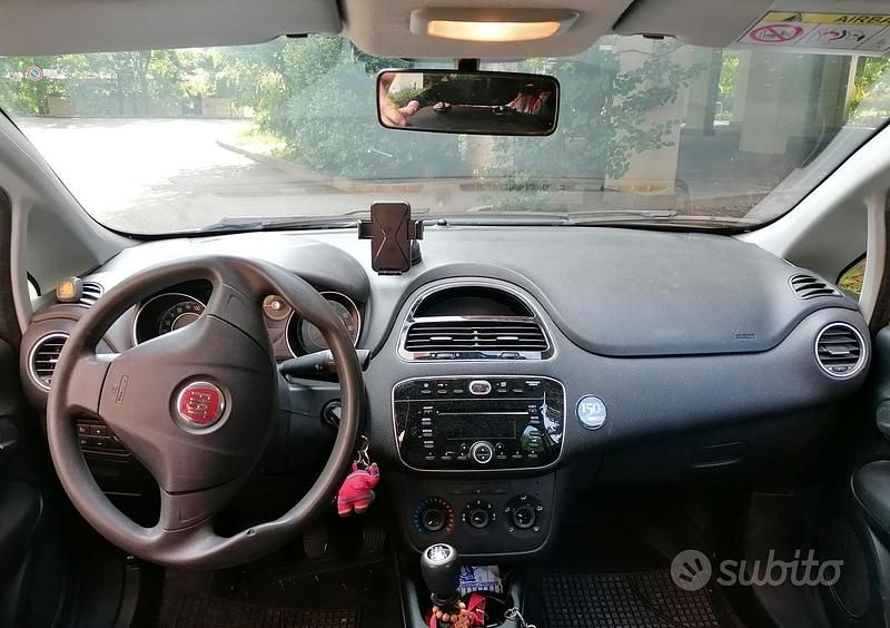 Usata Fiat Punto Street 69 CV (50 kW) 2017 Bianco Utilitaria