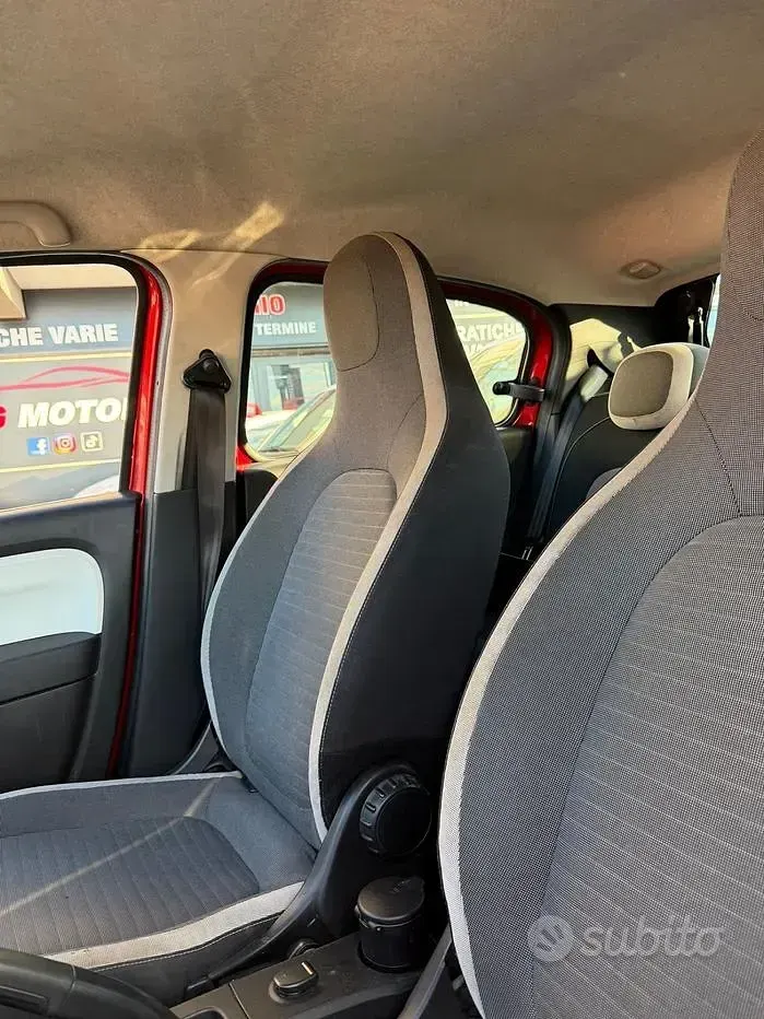 Usata Renault Twingo 69 CV (50 kW) 2017 Rosso Utilitaria