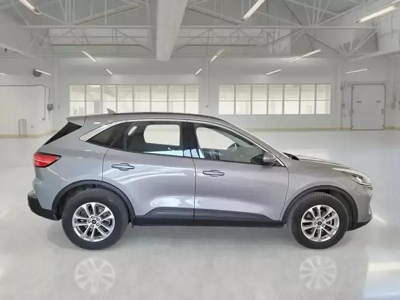 Usata Ford Kuga Titanium 120 CV (88 kW) 2022 Grigio SUV