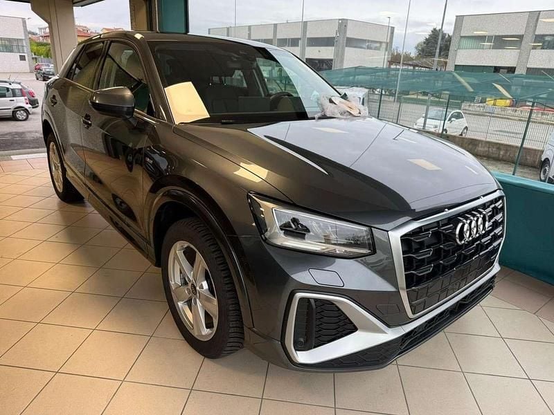 Grigio Usata 2024 Audi Q2 S-Line SUV | 23.200 € (Super prezzo) - Immagine 1/4