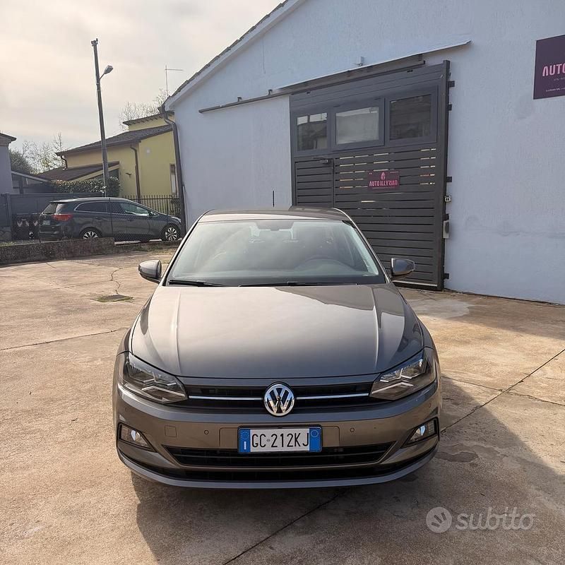 Usata VW Polo Comfortline 95 CV (69 kW) 2020 Grigio Utilitaria